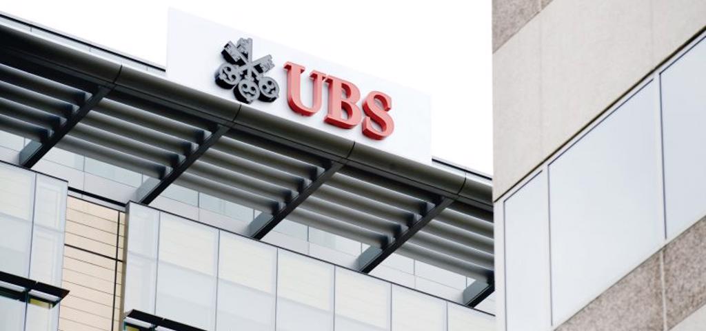 UBS: Κέρδη χαμηλότερα κατά 24%, αλλά πάνω από τις προσδοκίες της αγοράς